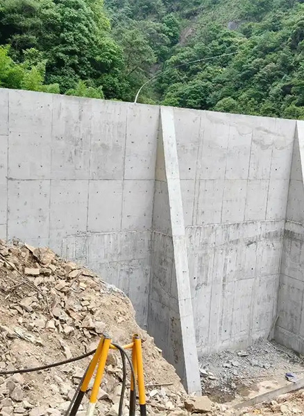 黄山重力式挡土墙